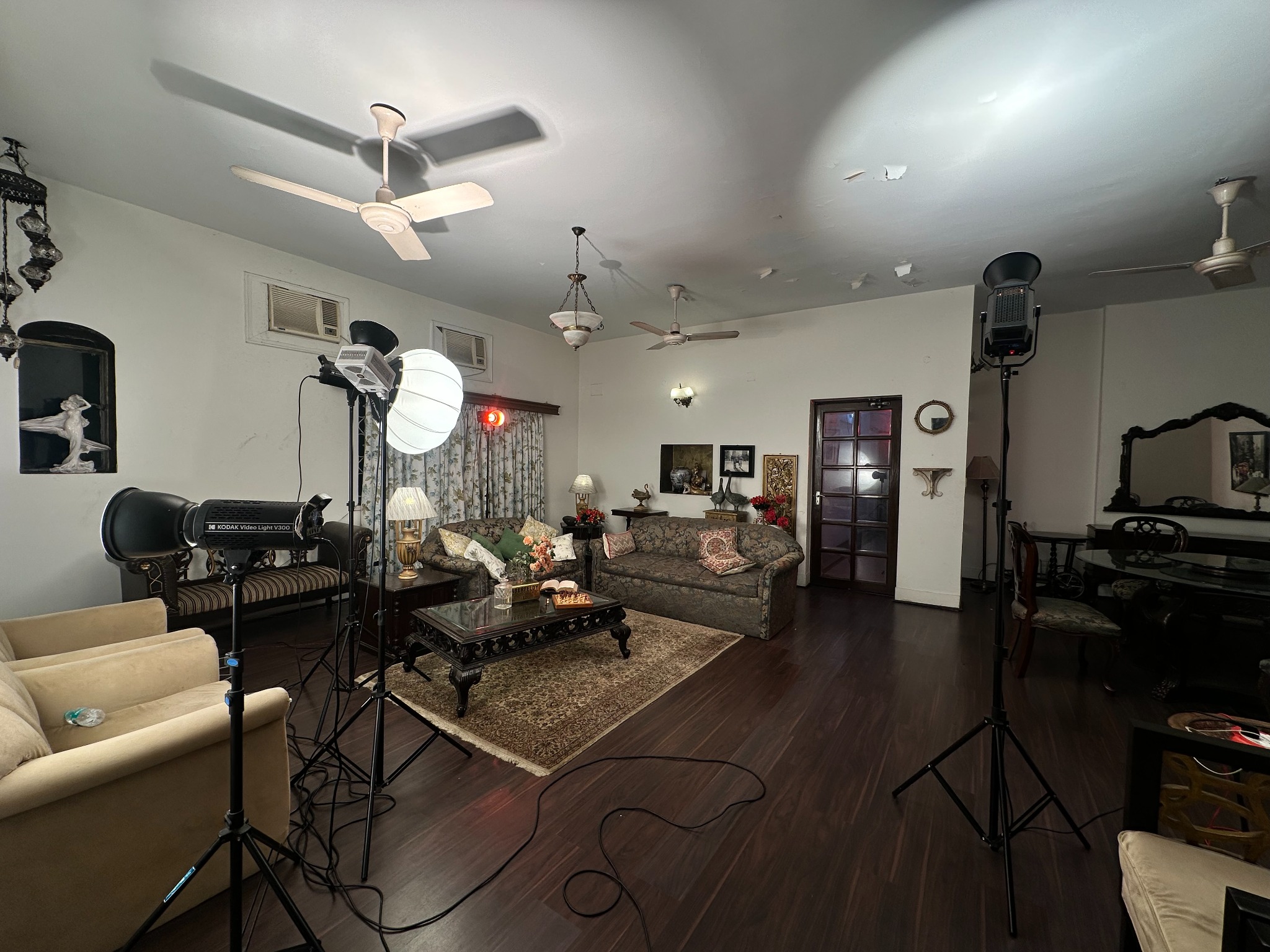 Wide behind-the-scenes view of the Sinderella lighting layout